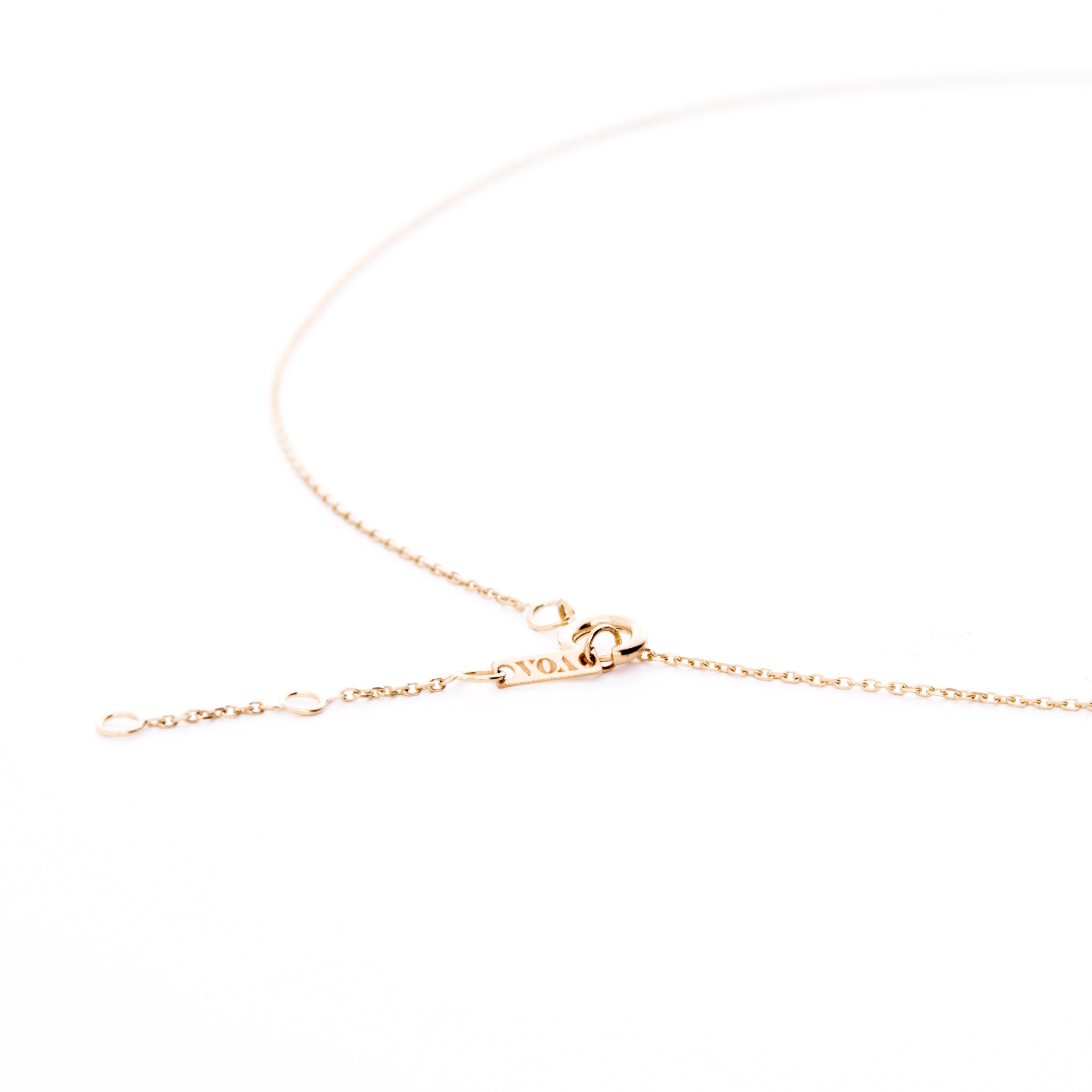 VOA Fine Jewellery 18k gold chain handmade in Australia. 3 extenders for you personalise the look and wear it 3 different lengths.