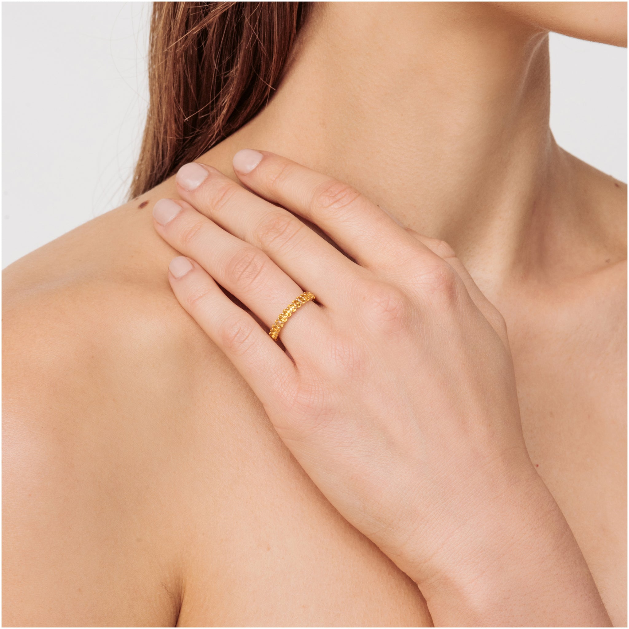 Oval yellow sapphire ring in 18k gold band. This fine jewellery piece is the epitome of everyday luxury. Perfect to add to you ring stack, or as an anniversary ring. 